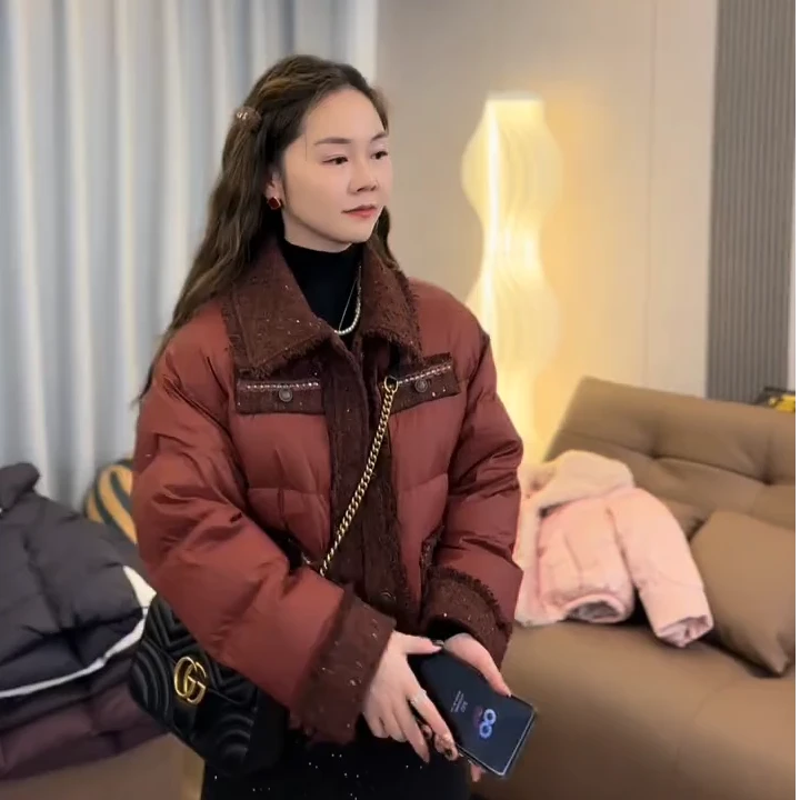 【叶子服饰】冬季新款时尚百搭保暖简约休闲小香翻领羽绒服0379