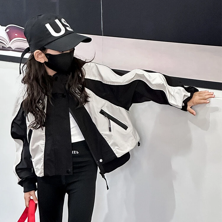 女童冲锋衣春秋款2023新款儿童秋装外套洋气小女孩运动连帽上衣潮
