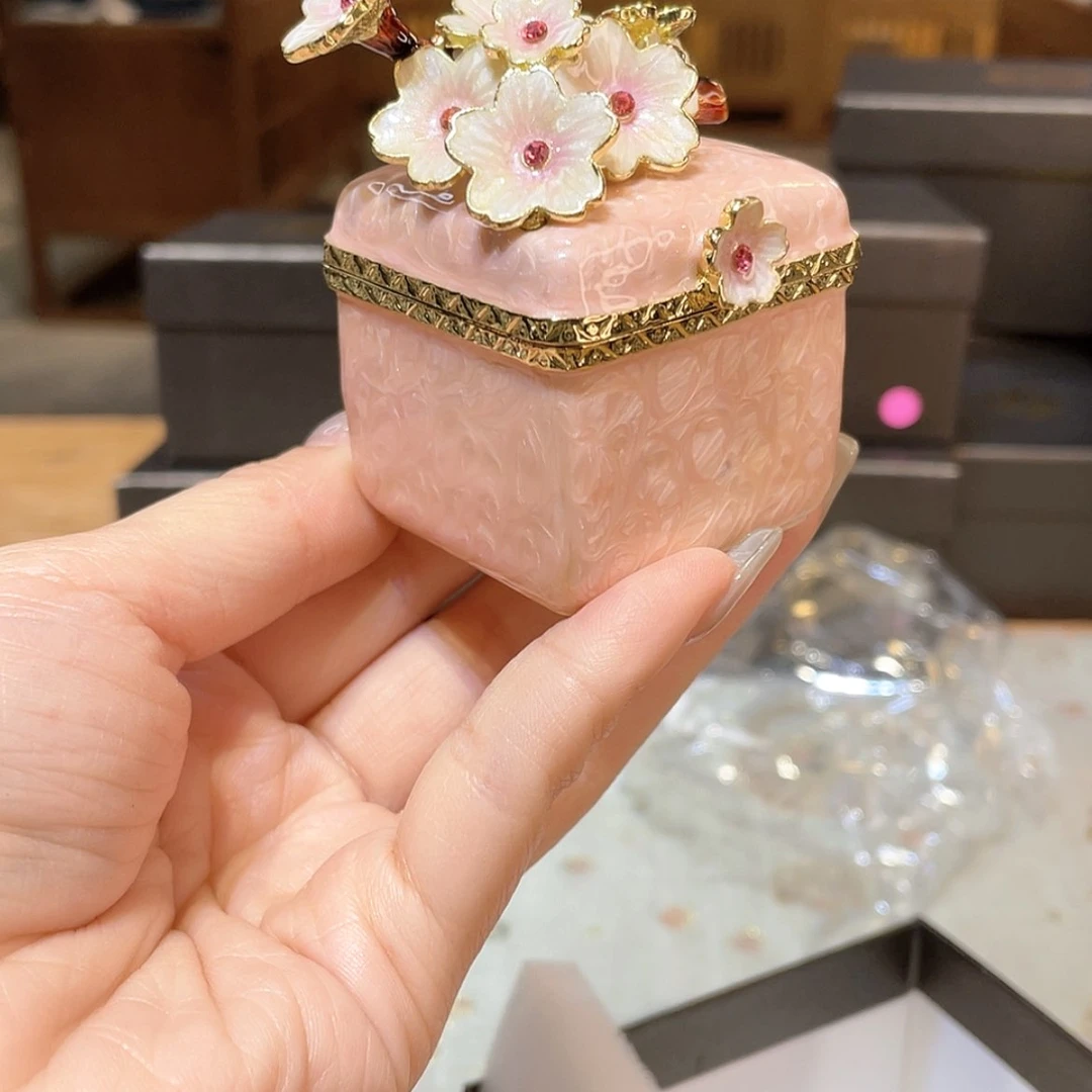 【闪购商品】骨瓷摆件