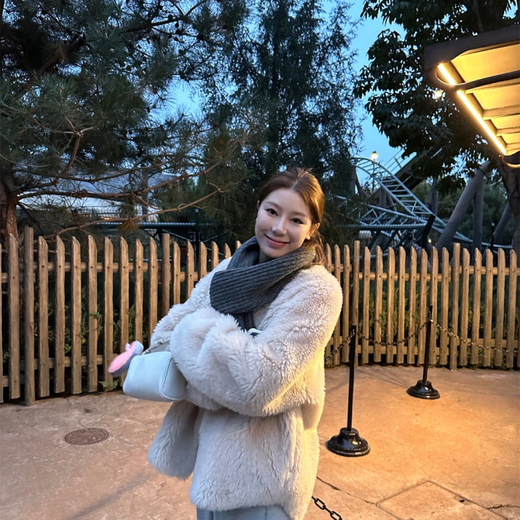 灰灰呀！8006 拾光拉贡 韩系复古设计感V领菱形扣百搭毛毛一体外套