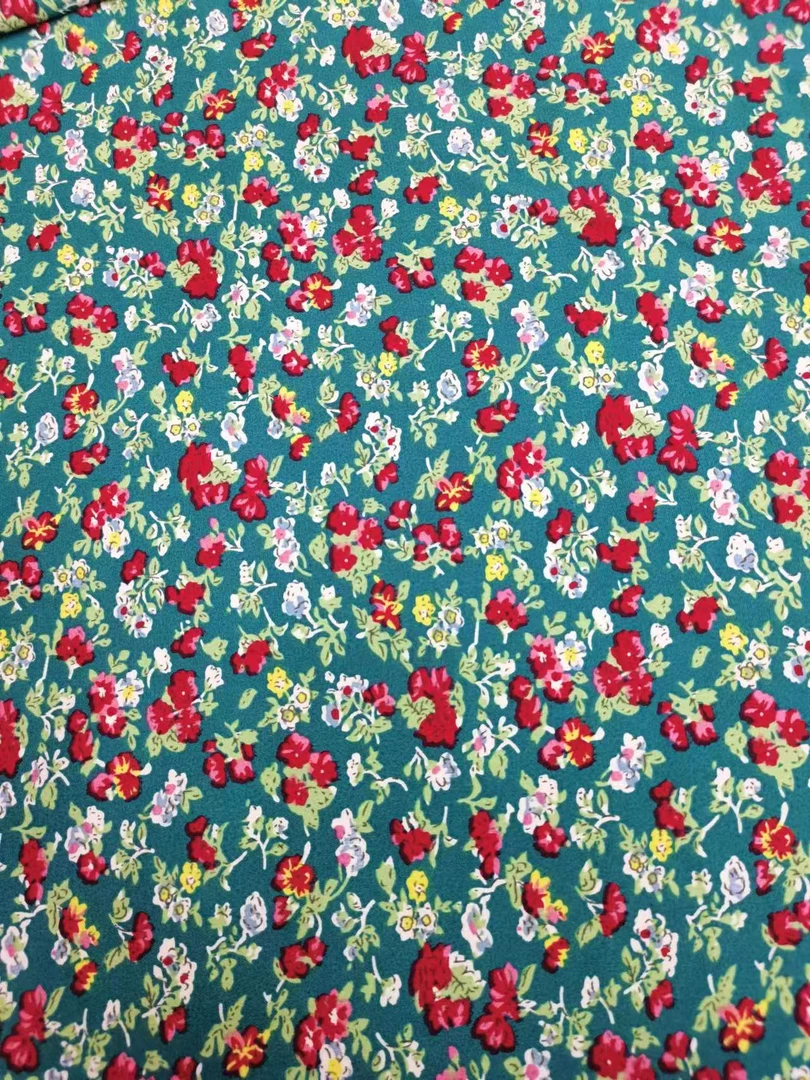 微弹力破卡面料 HPK0018 绿底小红花 不支七天无理由退换货