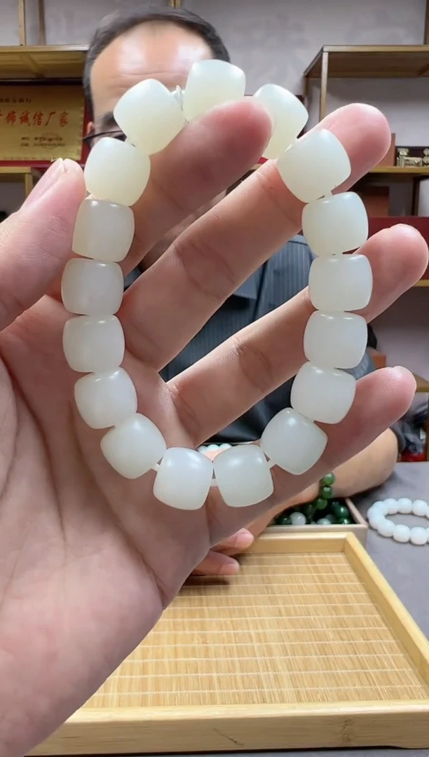 【闪购商品】和田玉手串未镶嵌13黑山料