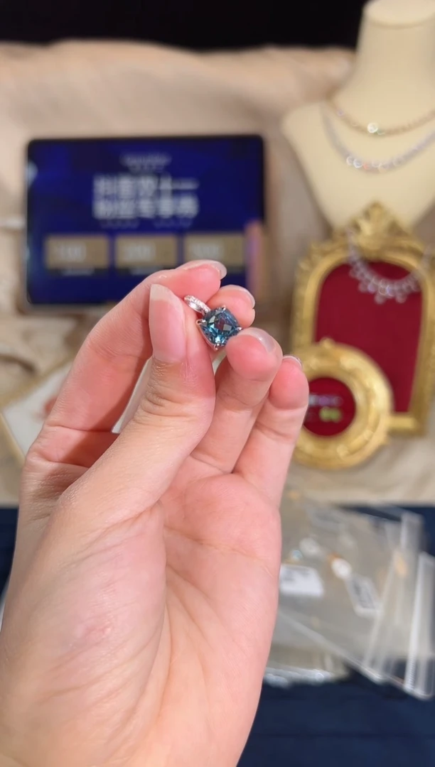 【闪购商品】托帕石颈饰18K金镶嵌BN14101#-W#10