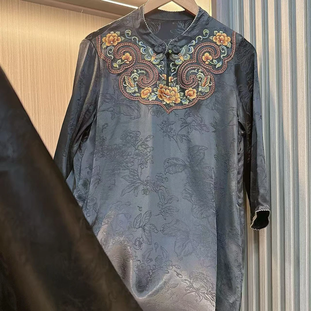 暗香-2024新款女装国风盘扣刺绣连衣裙