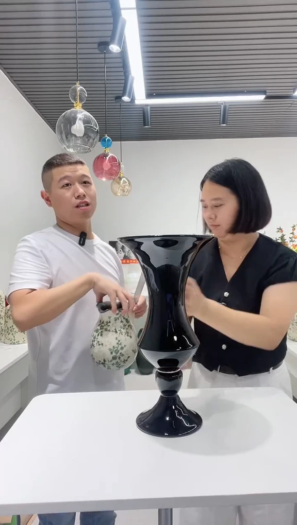 【闪购商品】黑色高脚