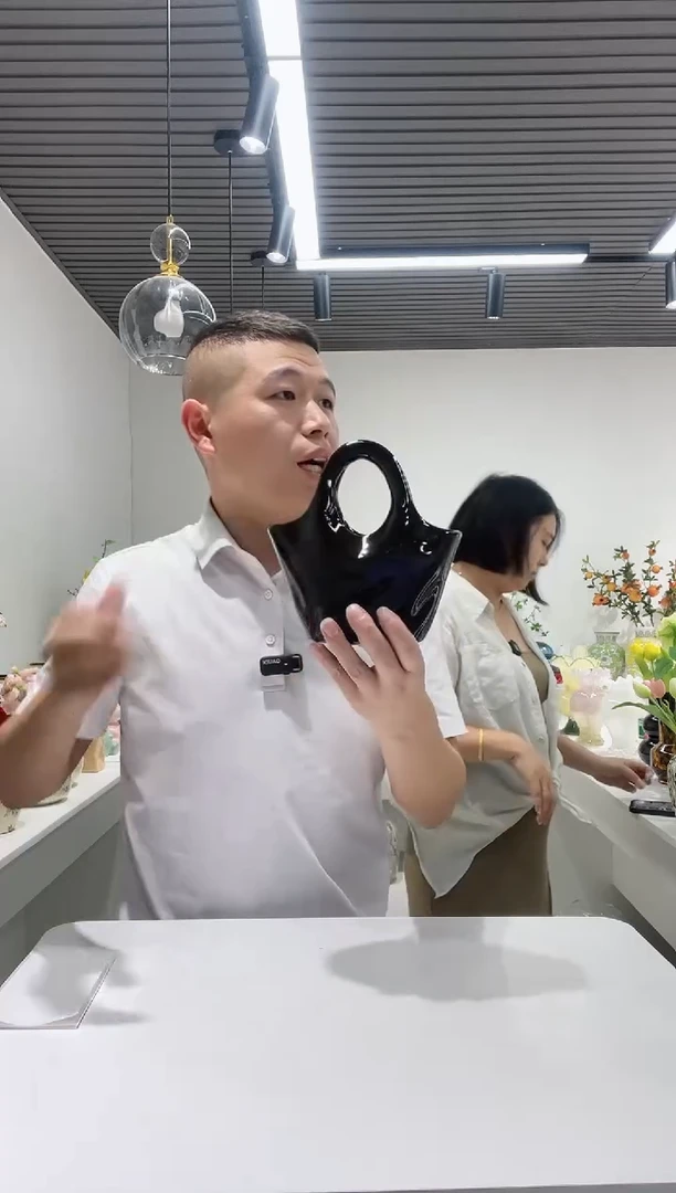 【闪购商品】微瑕黑色小包