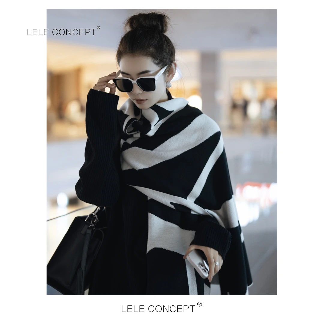 LELE CONCEPT丨【丽】新款时尚软糯百搭披肩大字母宽围巾SP0119