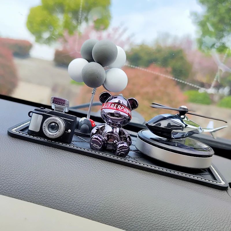 可爱渐变熊车载摆件汽车香薰车内除异味持久淡太阳能飞机气球摆件