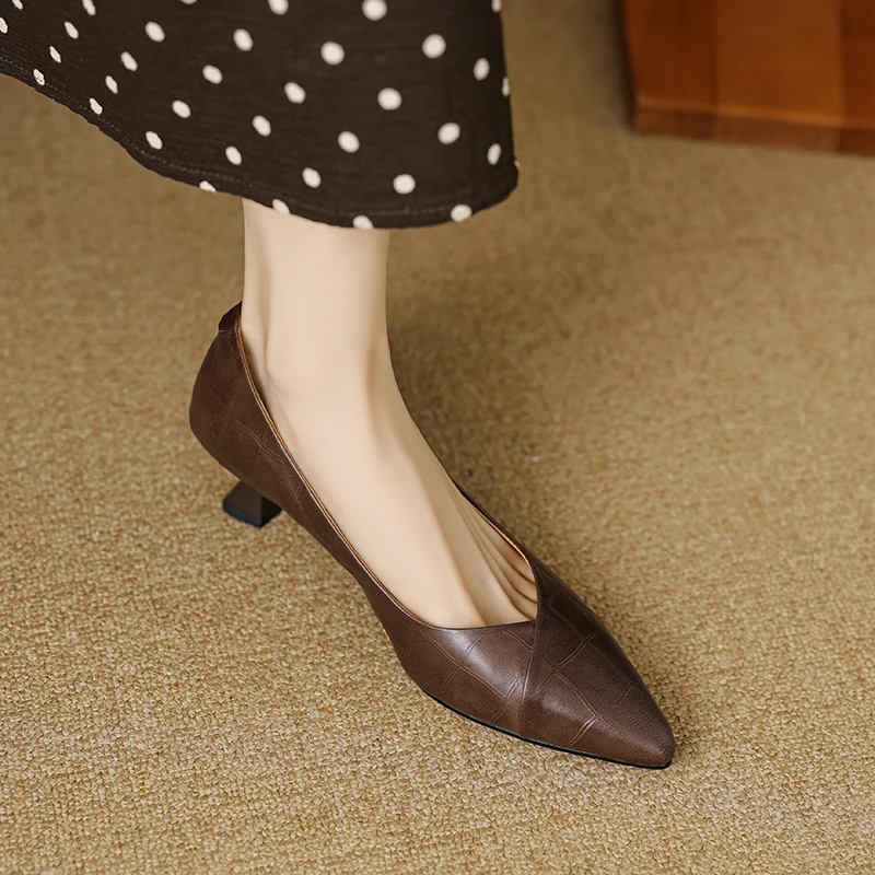 牛皮/跟高5CM/2024新款秋季真皮中跟女士皮鞋软面小猫跟单鞋女