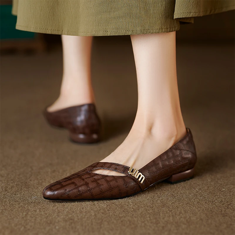 2024春季新款单鞋春秋气质百搭复古棕色粗跟浅口低跟尖头黑色女鞋