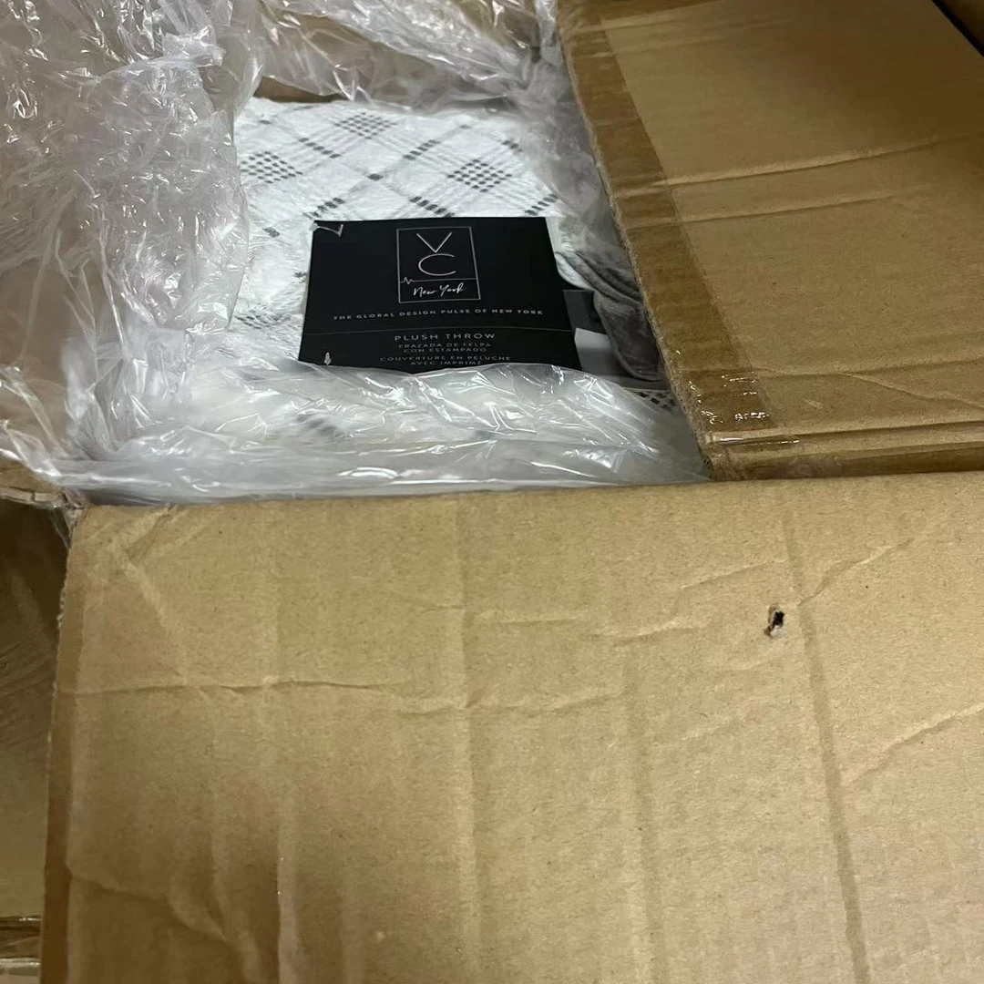 MT-2024680【外贸原单】白色亮片纹毛毯被152*127