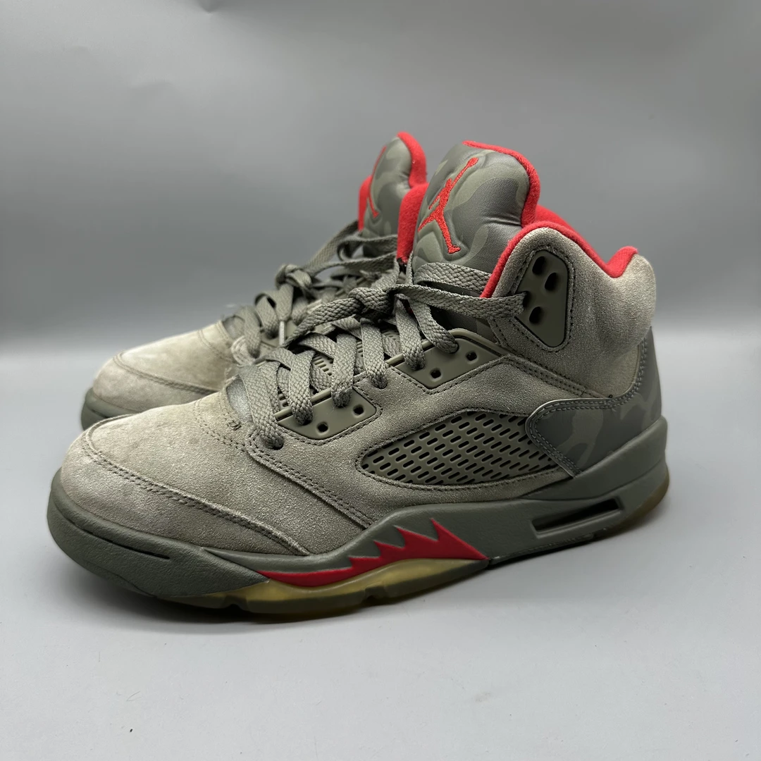 41码 鞋面轻微污渍Jordan5 篮球鞋 军绿迷彩 公价2199