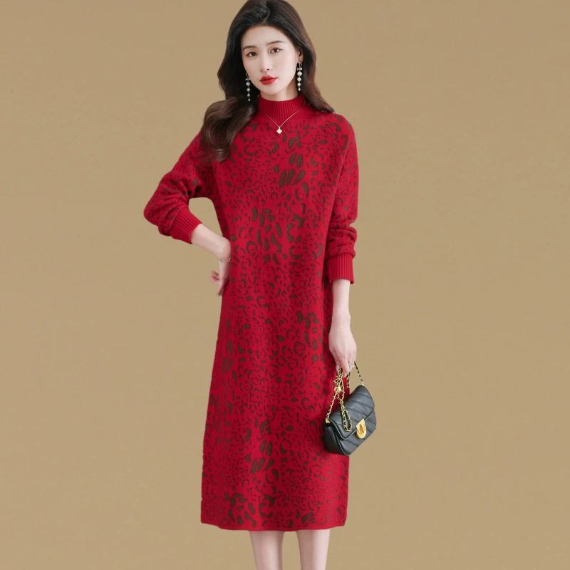 过膝长款针织连衣裙女秋冬气质宽松遮肚减龄显瘦打底大码毛衣裙子