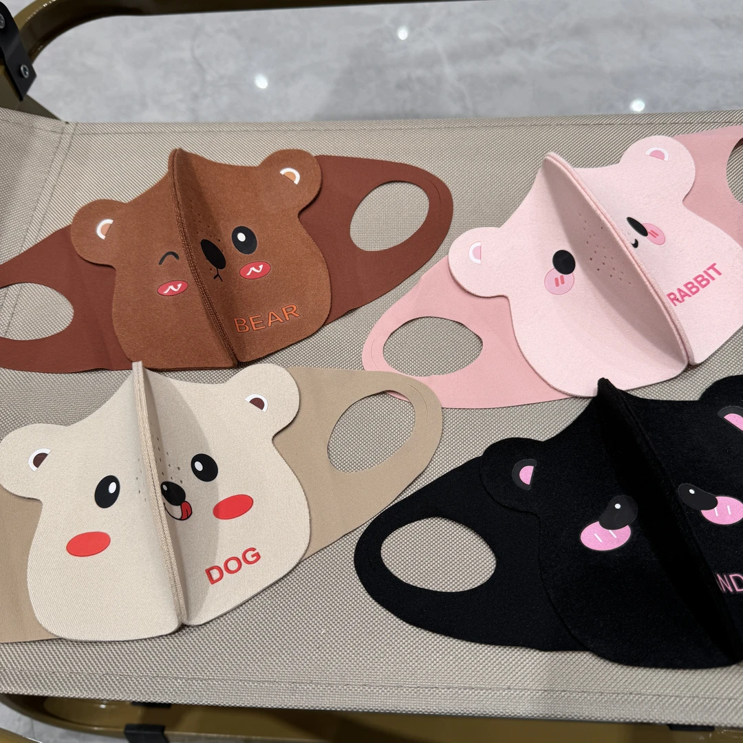 工厂福利可爱卡通口防风防尘D104---笔袋