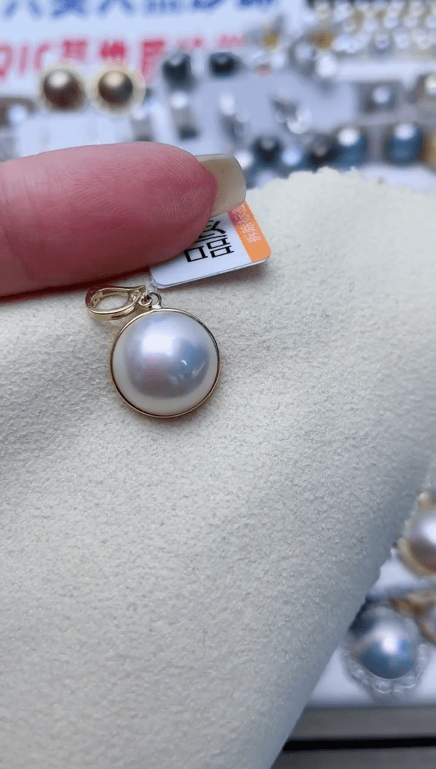 【闪购商品】拼合珍珠（马贝珠）颈饰18K金镶嵌W129