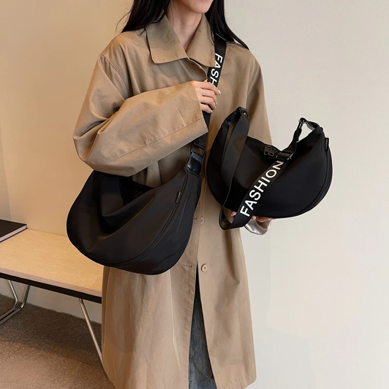 2025新款大容量包包女慵懒风时尚单肩斜挎饺子包潮流百搭休闲包