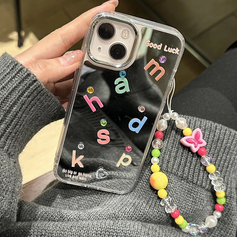 适用苹果16iphone13手机壳12promax日韩镜面英文字母手链少女小熊