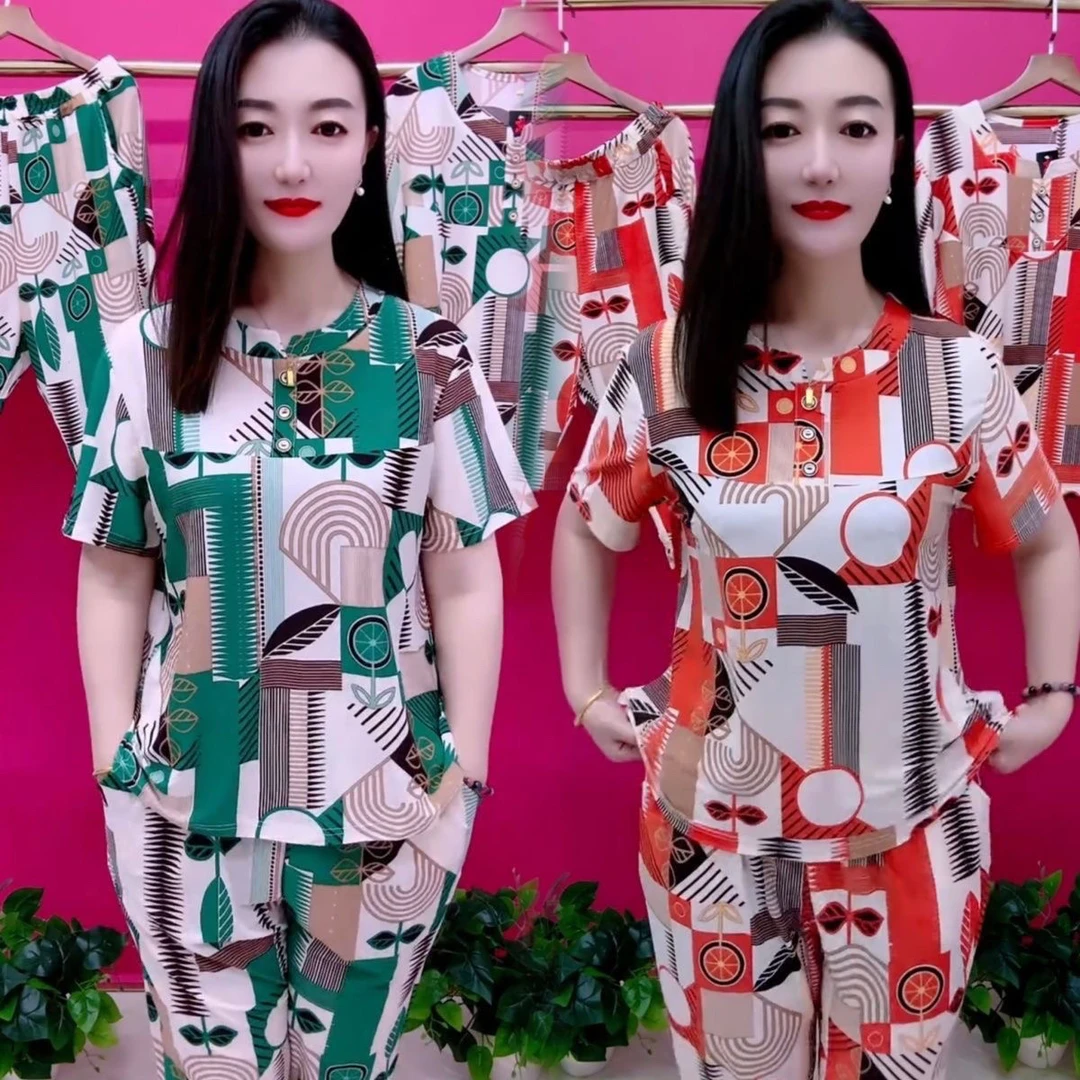 夏季新款中老年妈妈冰丝彩绘短袖纽扣款俩件套女韩版减龄宽松显瘦