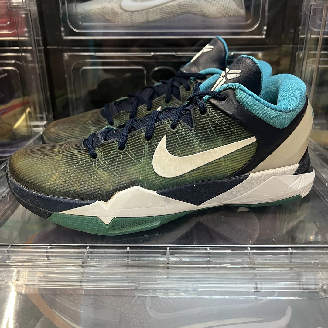 科比7蓝鲨鱼/42码/原底/轻微开胶/货号488371-401/中古篮球鞋