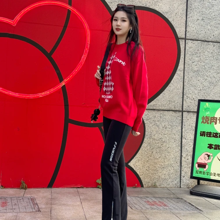 Fila/斐乐情侣新年穿搭休闲保暖百搭潮流圆领套头卫衣流光风
