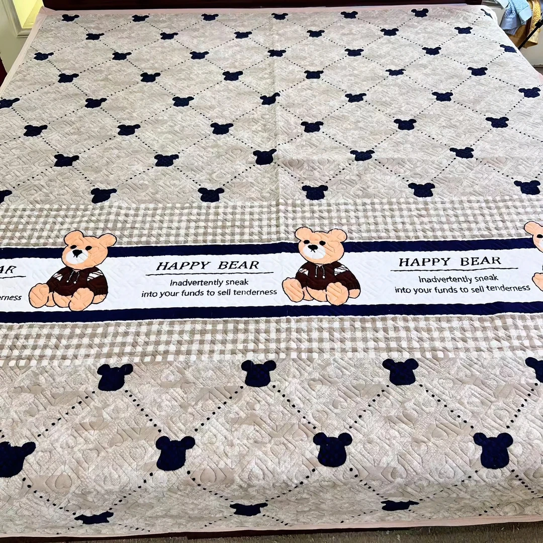 【2.3米牛奶绒黑衣小熊】宽边牛奶绒床盖 约2.3*2.5冬季夹棉床单