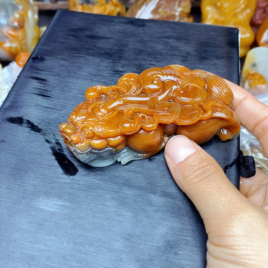 石英质玉（黄龙玉）颈饰未镶嵌