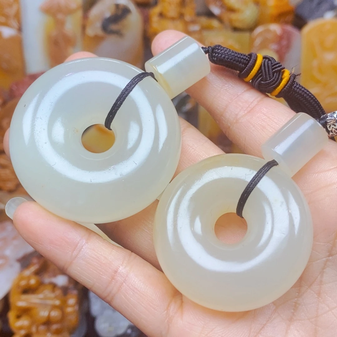 石英质玉（黄龙玉）颈饰未镶嵌