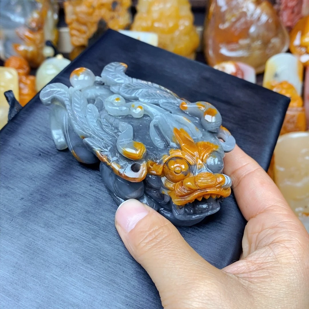 石英质玉（黄龙玉）颈饰未镶嵌