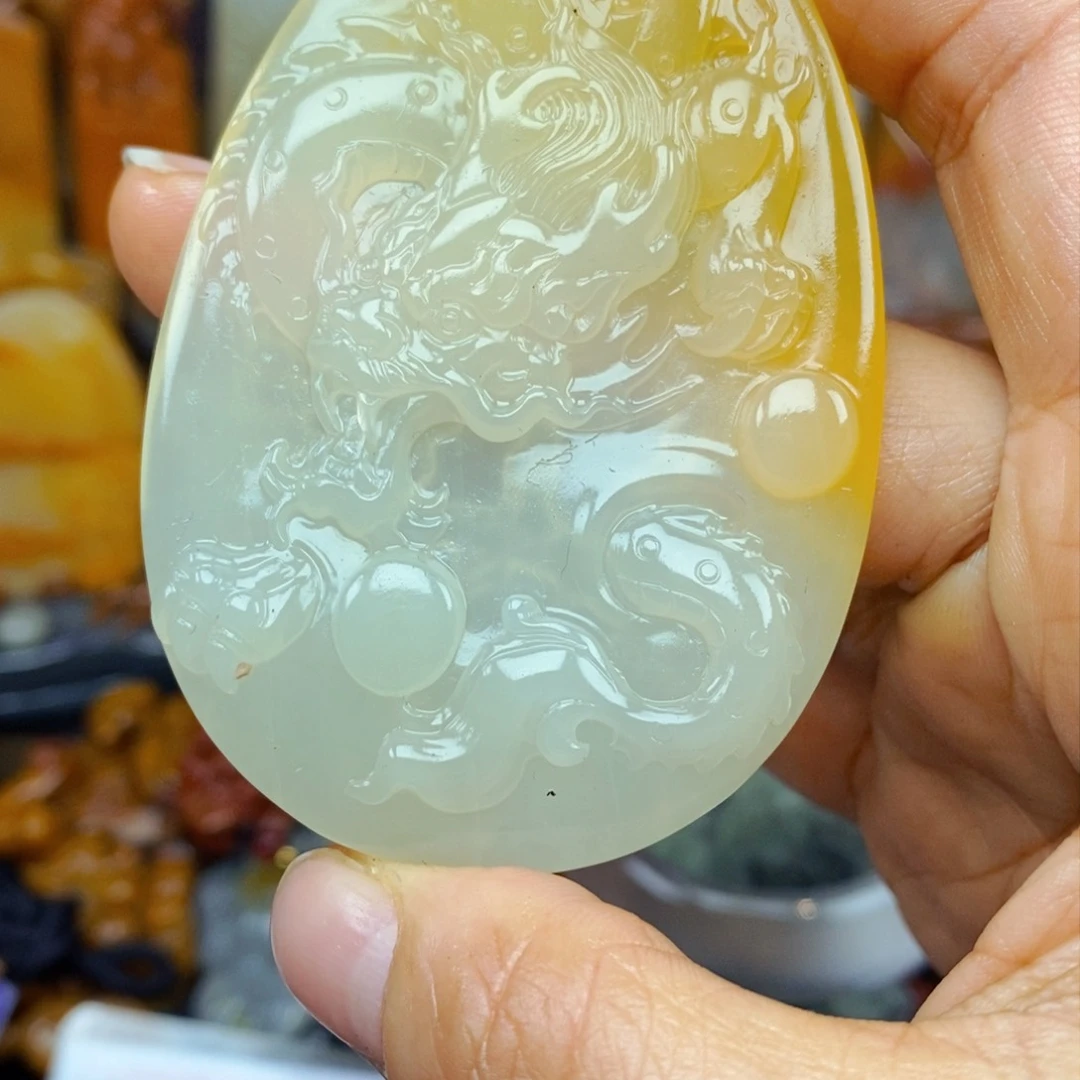 石英质玉（黄龙玉）颈饰未镶嵌