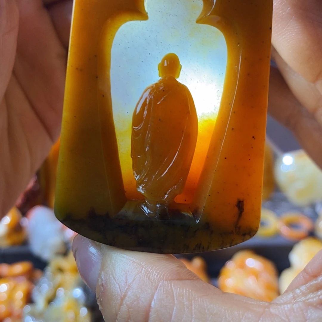 【闪购商品】石英质玉（黄龙玉）颈饰未镶嵌