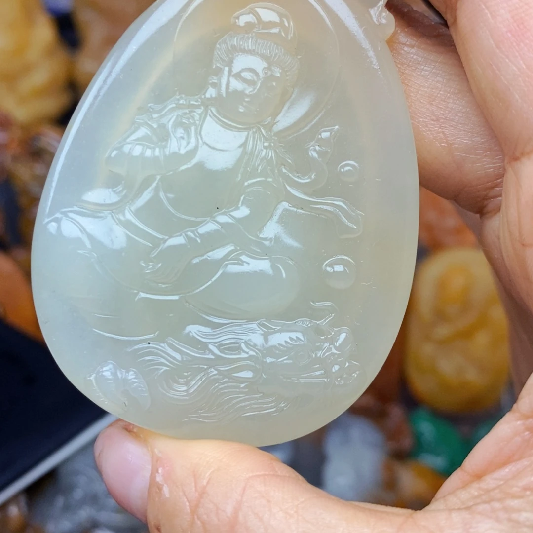 【闪购商品】石英质玉（黄龙玉）颈饰未镶嵌