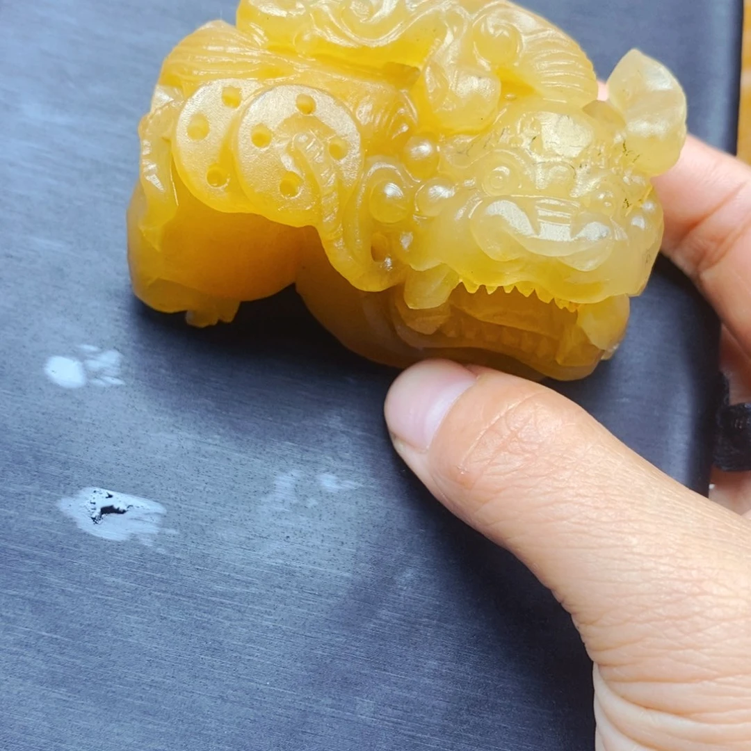 石英质玉（黄龙玉）颈饰未镶嵌