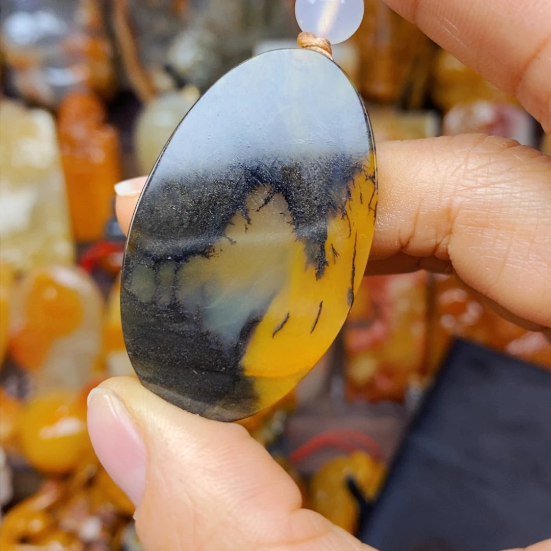 石英质玉（黄龙玉）颈饰未镶嵌