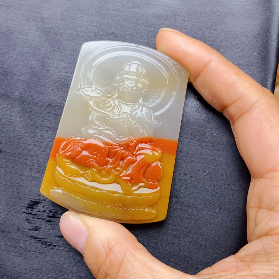 石英质玉（黄龙玉）颈饰未镶嵌