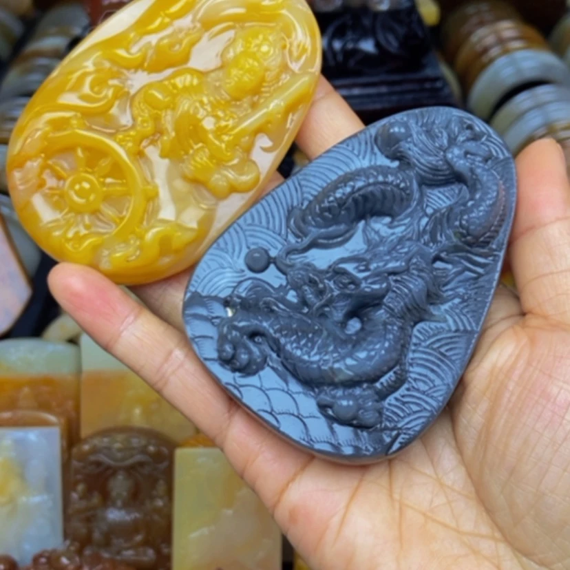 【闪购商品】石英质玉(黄龙玉)颈饰未镶嵌