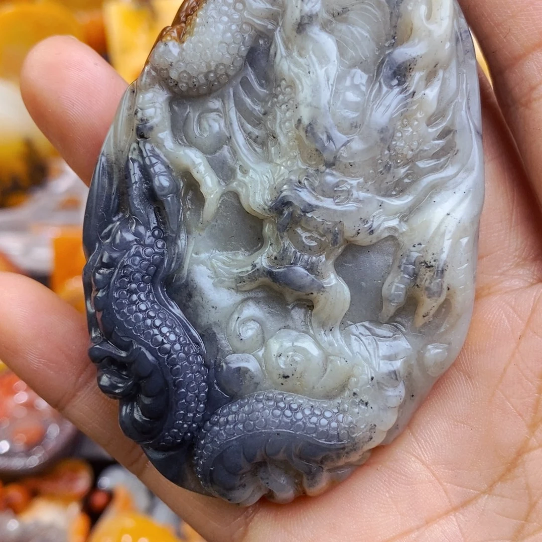 石英质玉（黄龙玉）颈饰未镶嵌