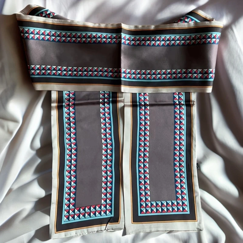 【灰色小方格】 X18丝巾