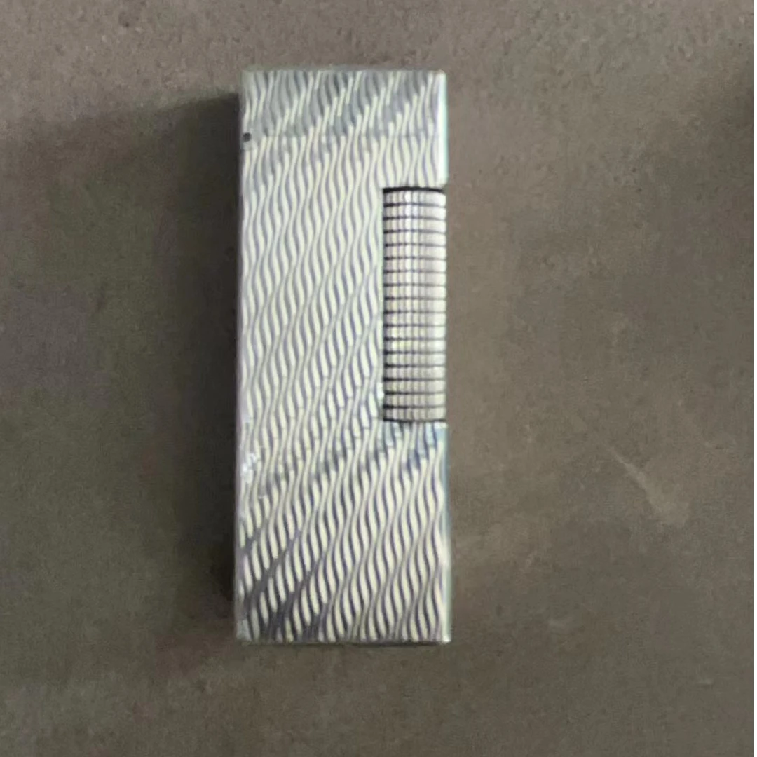 DXL银色水波纹气体打火机