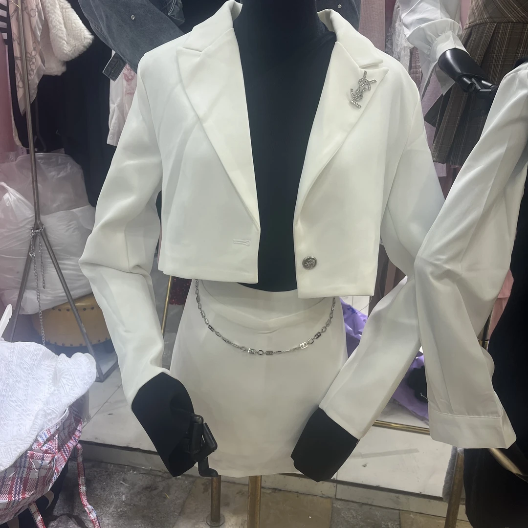 推荐简约百搭上衣