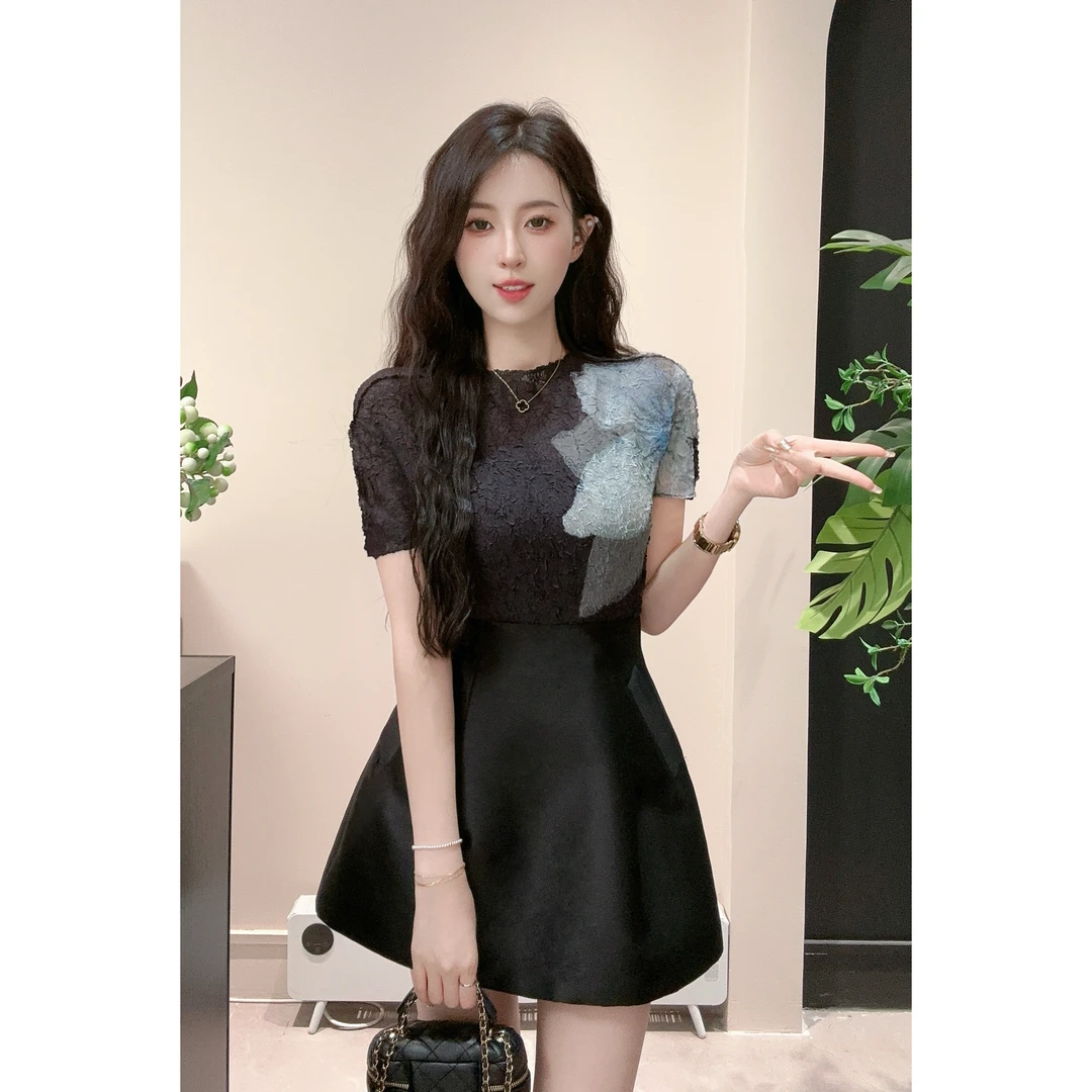 YUANLIANSU/圆脸酥【歌剧魅影】立体油画感花卉减龄显瘦黑色T恤女