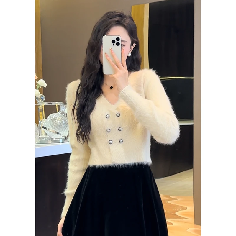 【奶盐泡泡】2023秋冬新款双排扣V领软糯长袖毛衣开衫针织外套女潮