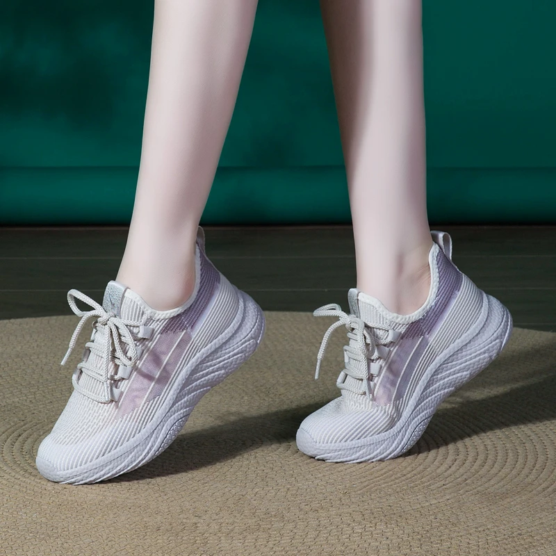 03682网面透气运动鞋女春夏百搭飞织轻便跑步鞋透气一脚蹬女鞋