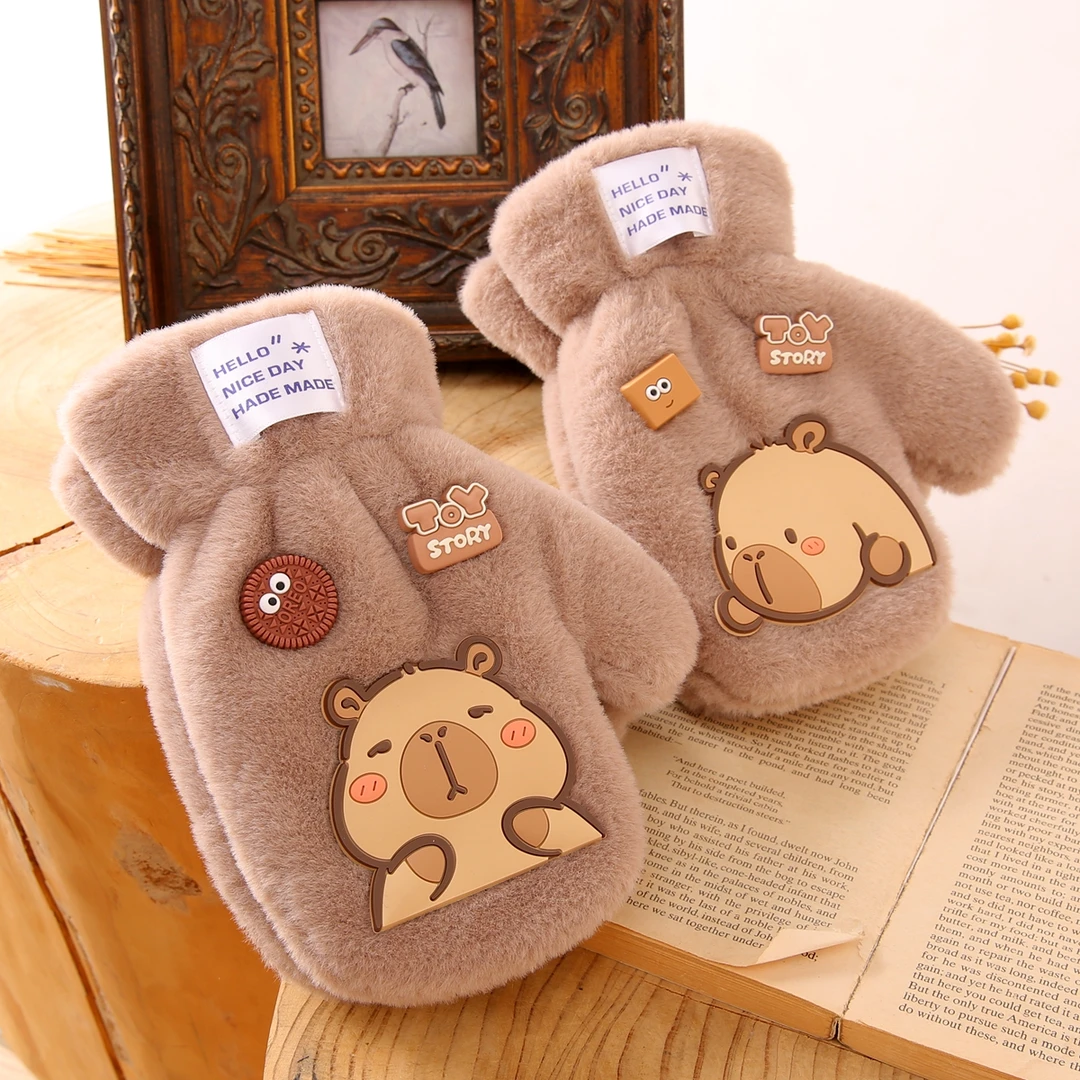 皮卡巴拉儿童保暖手套加绒厚男童女孩可爱毛绒挂绳宝宝防冻手闷子