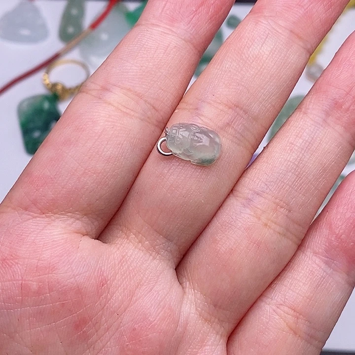 翡翠颈饰18K金镶嵌貔貅