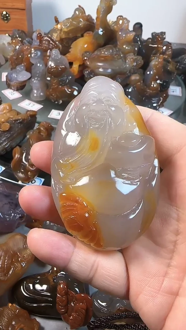 【闪购商品】玛瑙/玉髓手把件未镶嵌财神