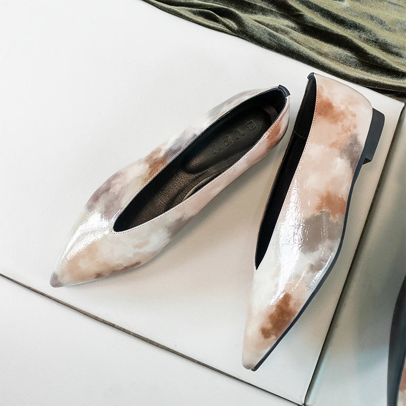 高贵气质女鞋欧美2025新款v口尖头单鞋女奶奶鞋胎牛皮面平底鞋