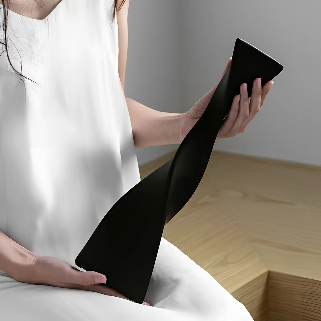 小众高级感北欧几何扭转花瓶黑白旋转扭曲陶瓷花器民宿装饰摆件