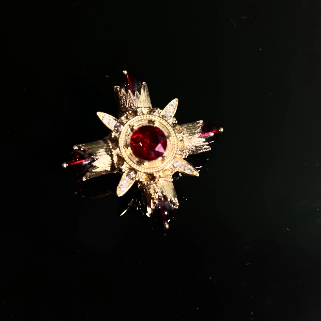 铜合金合成锆石胸针 一物一拍专属链接