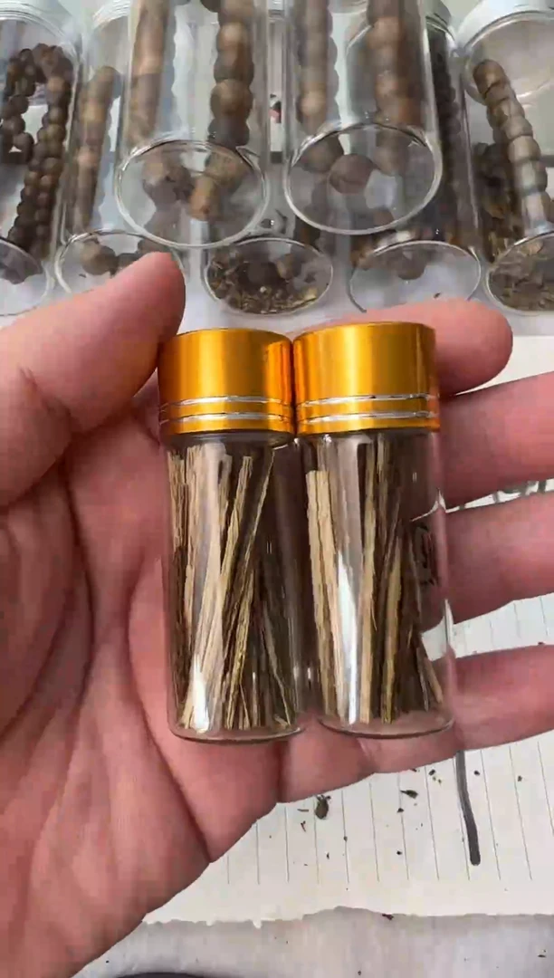 【闪购商品】棋楠树脂制品yan插 两瓶