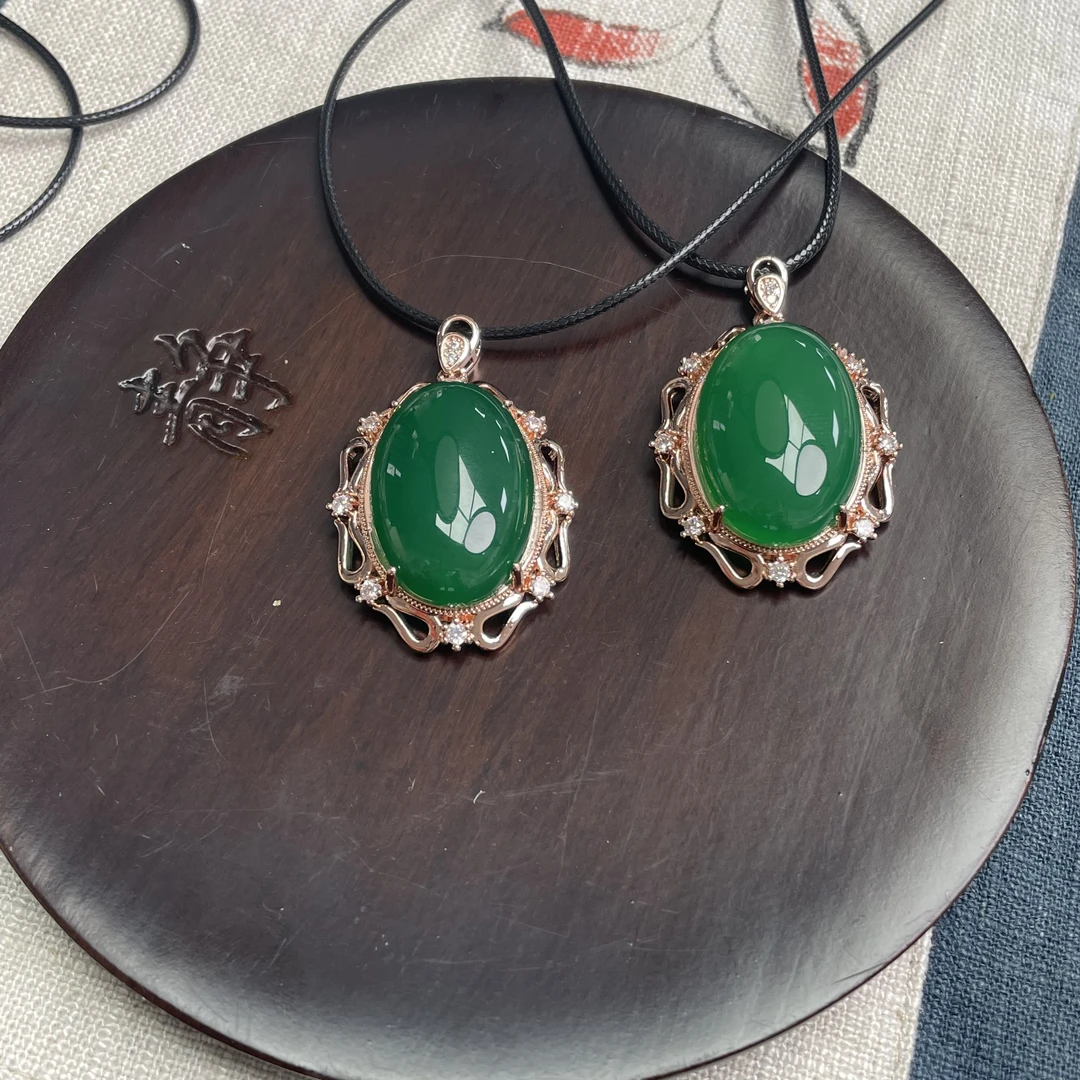 881天然绿玉髓蛋面吊坠